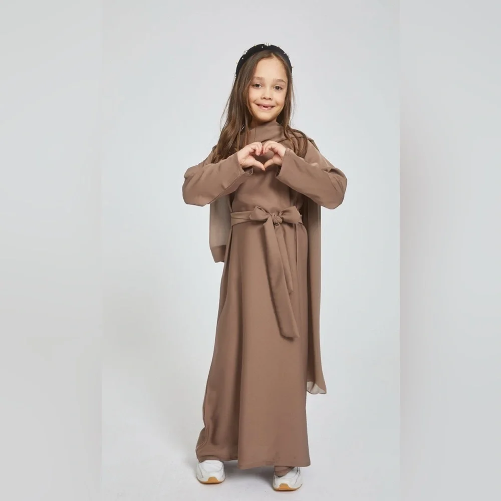 NWT [Azrah] Plain Closed Abay in Coffee w/ Scarf & Tie Juniors Girls 50” 11/12